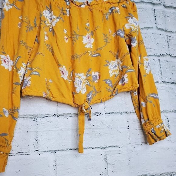 Kendall & Kylie crop top long sleeve floral shirt - Picture 2 of 4